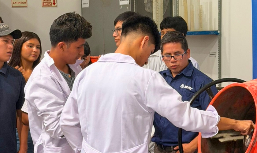 Futuros ingenieros de la USIL fortalecen competencias en tecnología del concreto