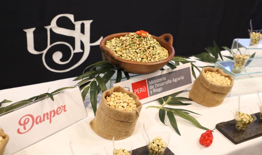 Perú busca Récord Guinness con la ensalada de tarwi más grande del mundo