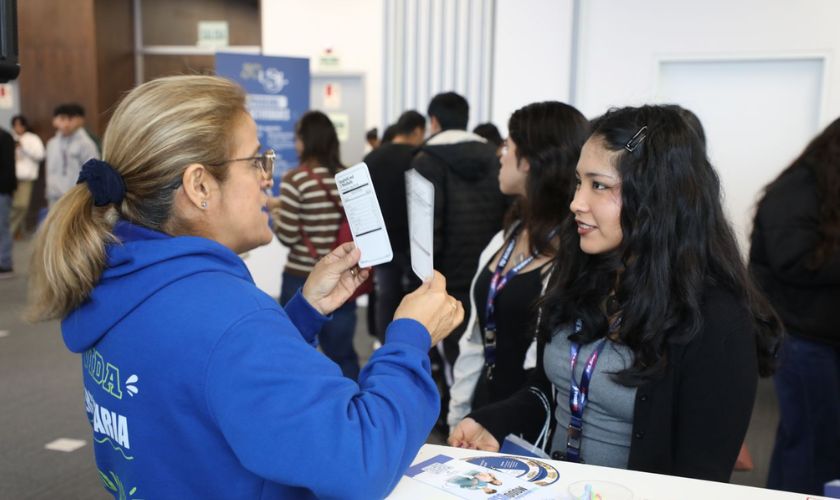 USIL inicia ciclo académico 2025-2 con feria informativa y actividades culturales 
