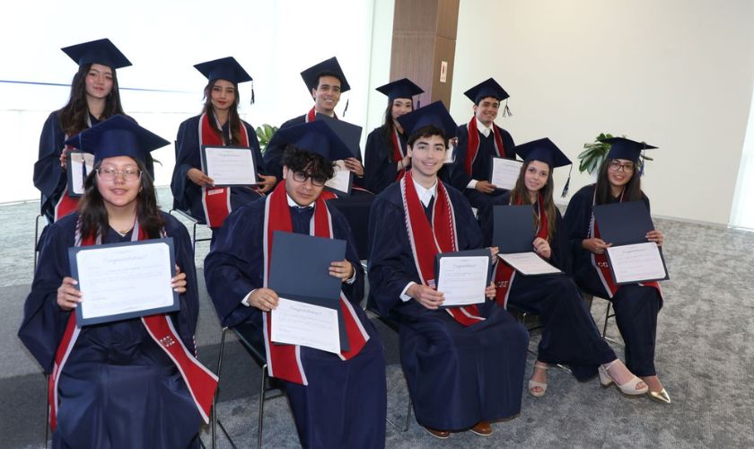 Graduados del CGE seguirán estudios universitarios en el extranjero 