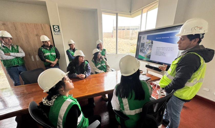 Estudiantes de la USIL visitan empresa líder en emulsiones asfálticas 