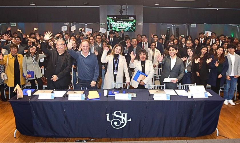 Estudiantes de Tarapoto ganan JA School Startup 2025 con proyecto para revalorar el quechua 