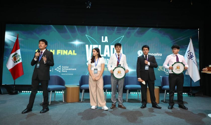 Escolares de Tarapoto ganan final nacional de “La Compañía” con crema cicatrizante a base de sangre de grado 