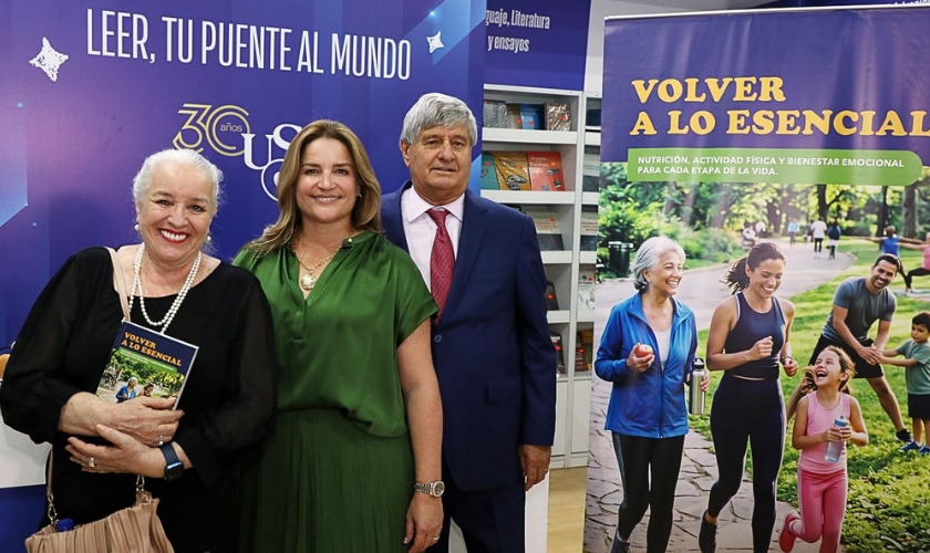 Dra. Luciana de la Fuente presentó Volver a lo esencial en la FIL Lima 2026 