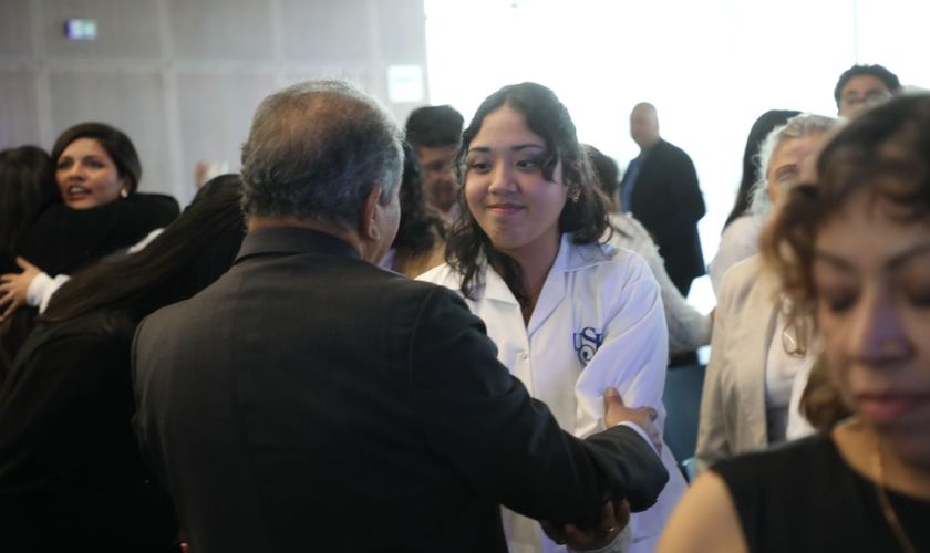 Ingresantes de Medicina Humana de la USIL reciben mandil blanco 