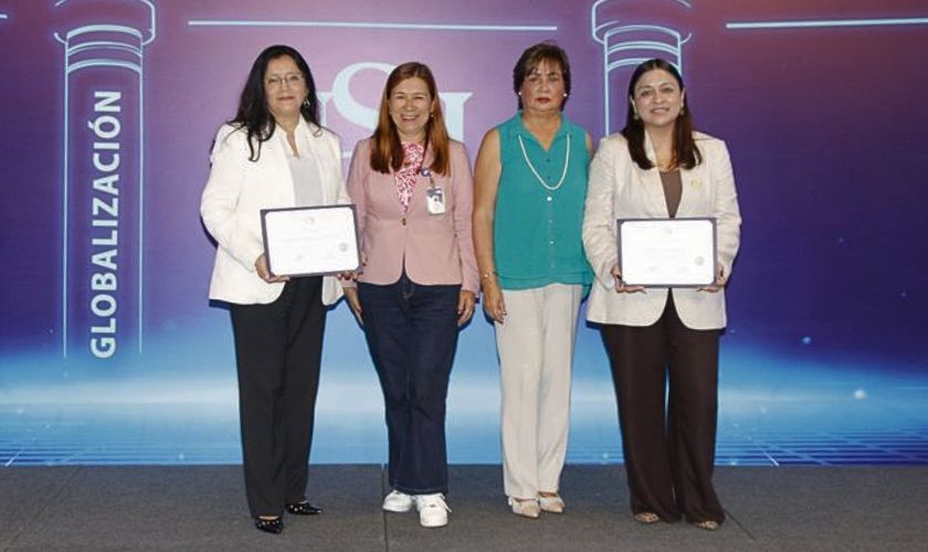 USIL reconoce a sus docentes por su excelencia académica 