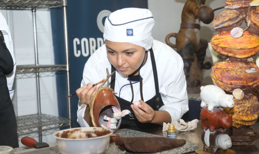 USIL ganó concurso de esculturas en el XVI Salón del Cacao y Chocolate Internacional 2025 