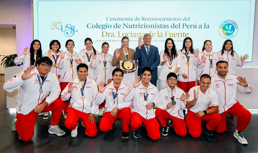 Colegio de Nutricionistas distingue a presidenta ejecutiva de la USIL por impulsar el bienestar universitario