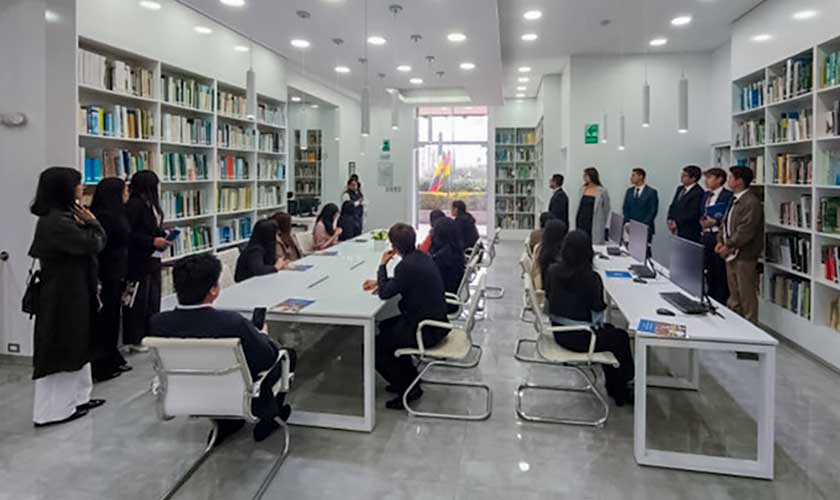 Estudiantes de la USIL visitan la Comunidad Andina