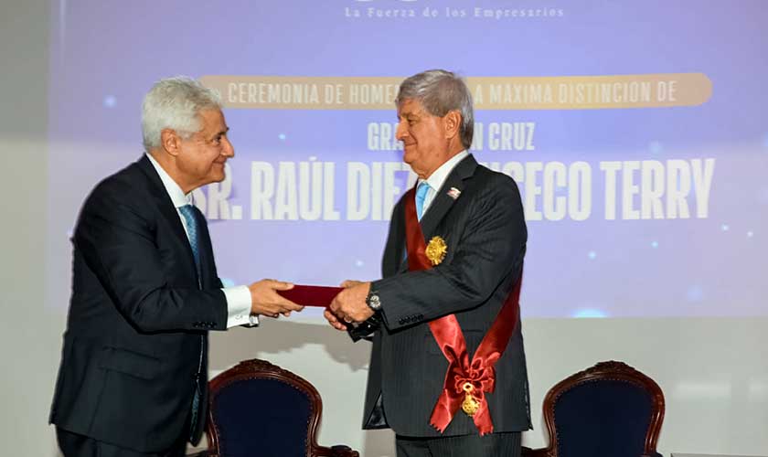 La Cámara de Comercio de Lima otorga su máxima distinción a Raúl Diez Canseco Terry