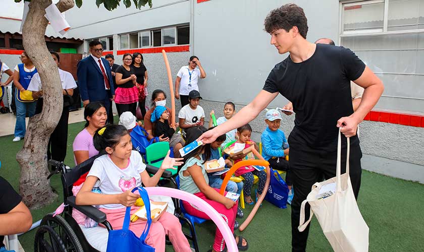 USIL dona crema dermocosmética para pacientes oncológicos