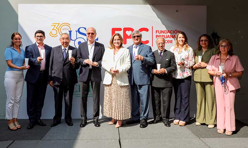 USIL dona crema dermocosmética para pacientes oncológicos