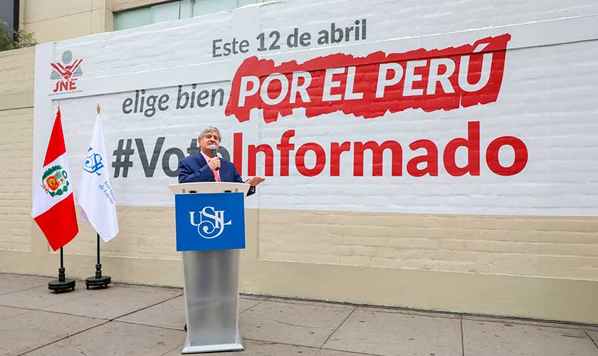 JNE presenta primer mural cívico de “Voto informado” en la USIL 
