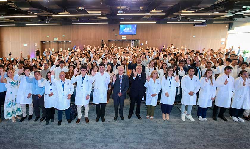 Ingresantes de Medicina Humana de la USIL reciben el mandil blanco