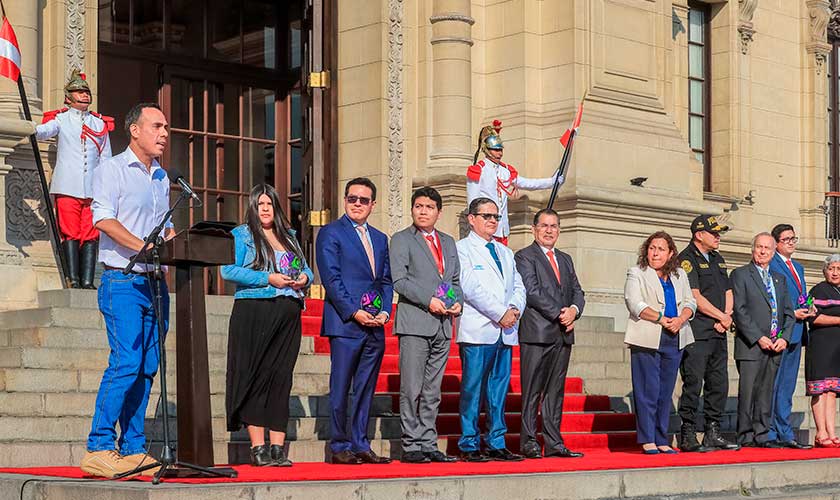 Renavol 2025: Distinguen a la USIL por impulsar voluntario escolar sostenible