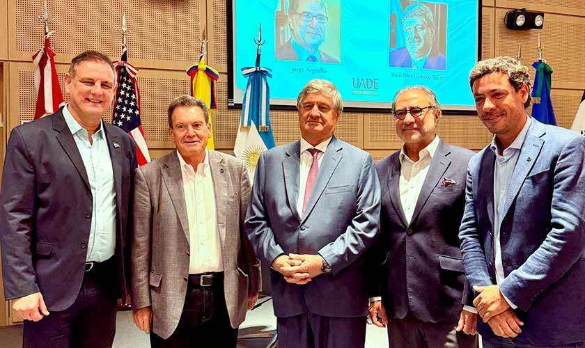 Raúl Diez Canseco destaca la educación como motor del desarrollo regional