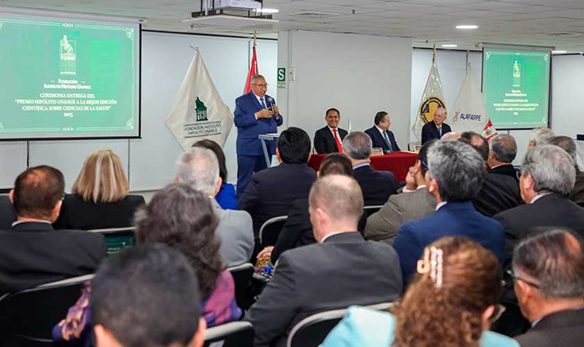 Decano de Ciencias de la Salud de la USIL recibe premio por estudio sobre la anemia