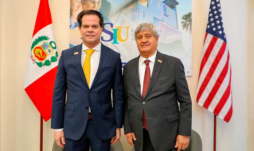 Embajador de Estados Unidos, Bernie Navarro, llega al Perú para impulsar relaciones bilaterales