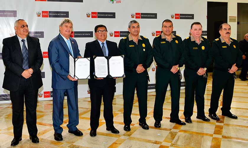 Convenio entre la USIL y Mininter brindará beneficios académicos a la Policía Nacional Convenio entre la USIL y Mininter brindará beneficios académicos a la Policía Nacional