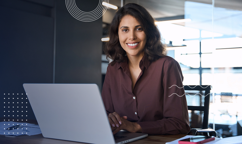Mujer estudiando y trabajando
