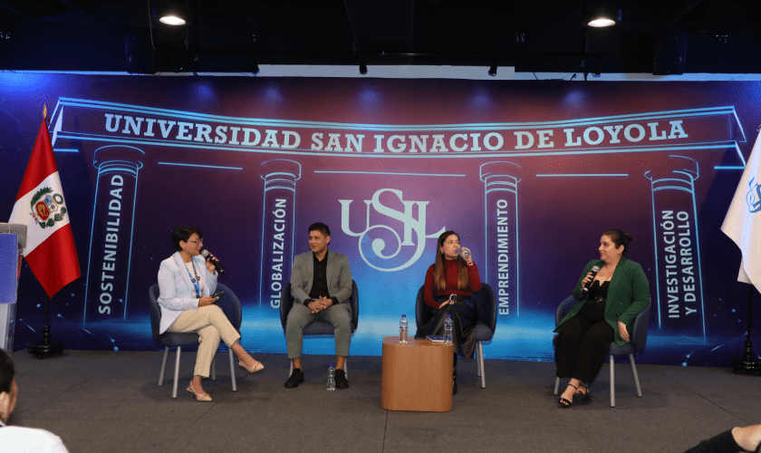 Egresados USIL en la Feria de Carreras USIL 2025