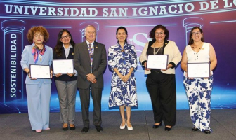 USIL reconoce a sus docentes por su excelencia académica 