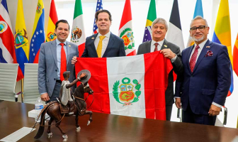 Embajador de Estados Unidos, Bernie Navarro, llega al Perú para impulsar relaciones bilaterales